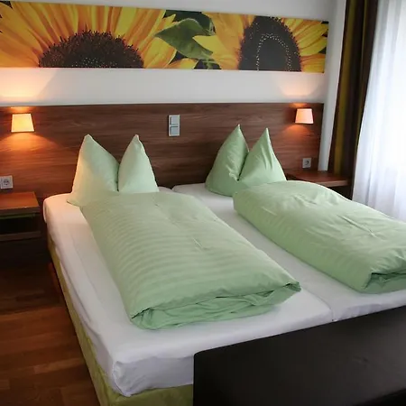 מלון Stadthotel Bernstein 3*