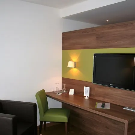 מלון Stadthotel Bernstein 3*
